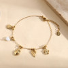 Bracelet doré chaîne fine pendentifs cœurs lisse et blanche - 1