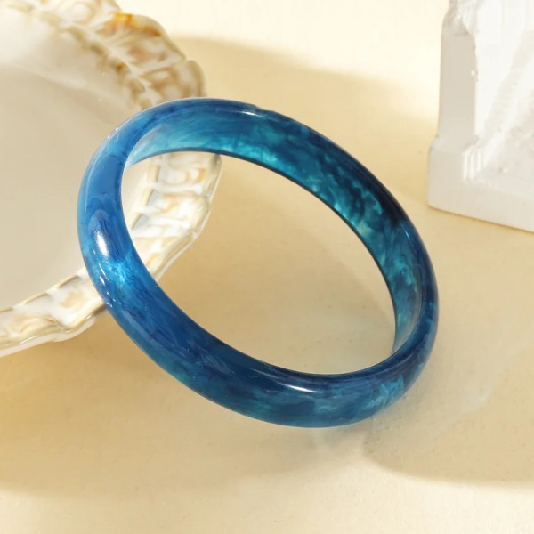 Bracelet jonc semi-fin bleu marbré rond résine - 1