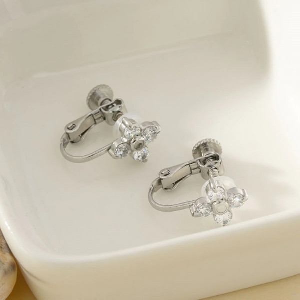 Boucles d'Oreilles à Clips Argentées Avec Motif Fleur Strass - 2