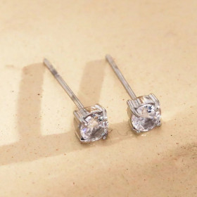 Boucles d'oreilles simples argentées à strass - 1