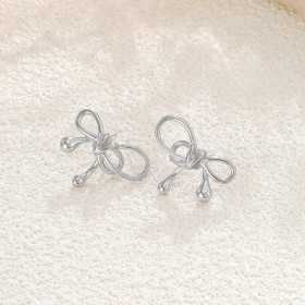 Boucles d'oreilles argentées nœud fin - 1