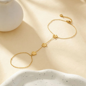 Bracelet Main Doré Avec Chaîne Fine Et Triple Fleur - 1
