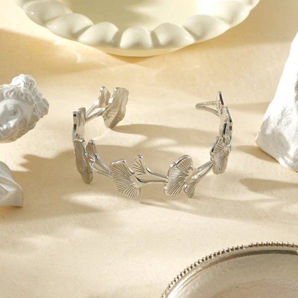 Bracelet manchette à feuilles de ginkgo sculptées - 2