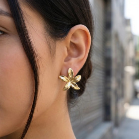 Boucles d’oreilles en forme de fleur à pétales bombés - 1