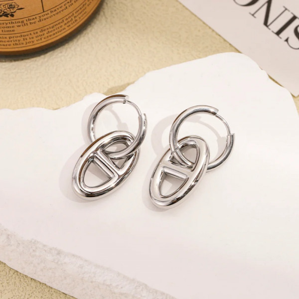 Boucles d’Oreilles Créoles Argentées Pendantes Chaîne d’Encre - Élégance Moderne - 1