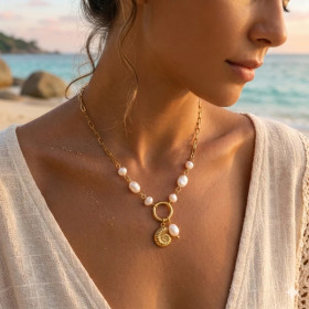 Collier Doré Chaîne & Perles avec Pendentif Coquillage – Bijou Océan Chic - 1