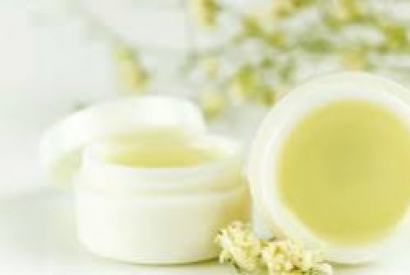 Recette baume &agrave; l&egrave;vres maison &agrave; la cire d'abeille bio